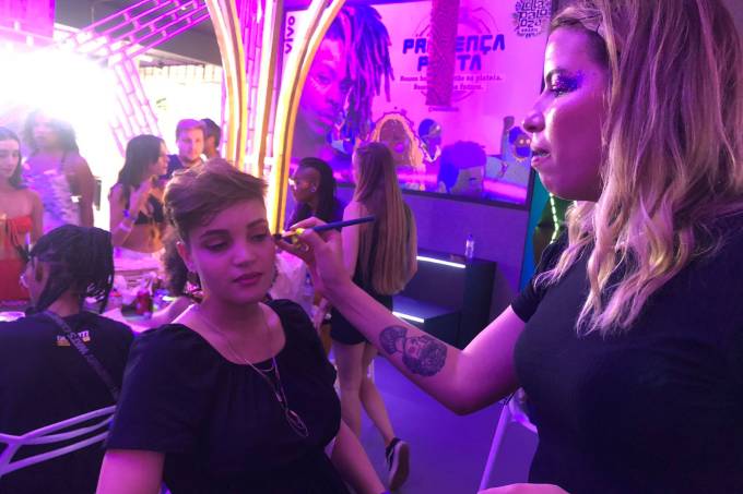 Visual Lollapalooza consagra maquiagem inspirada em ‘Euphoria’ | O Som e a Fúria